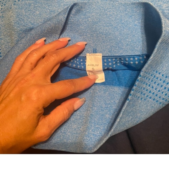 Seamless high waist gym shorts, new no tags - Picture 5 of 6